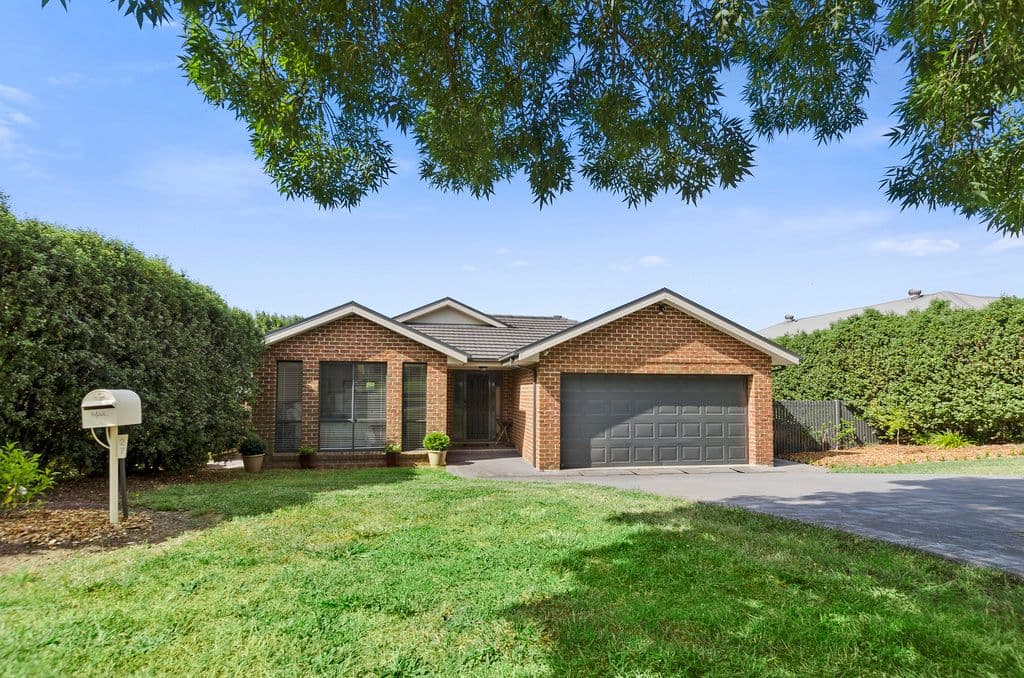 27 Kingsbury Circuit, Bowral - Image 1