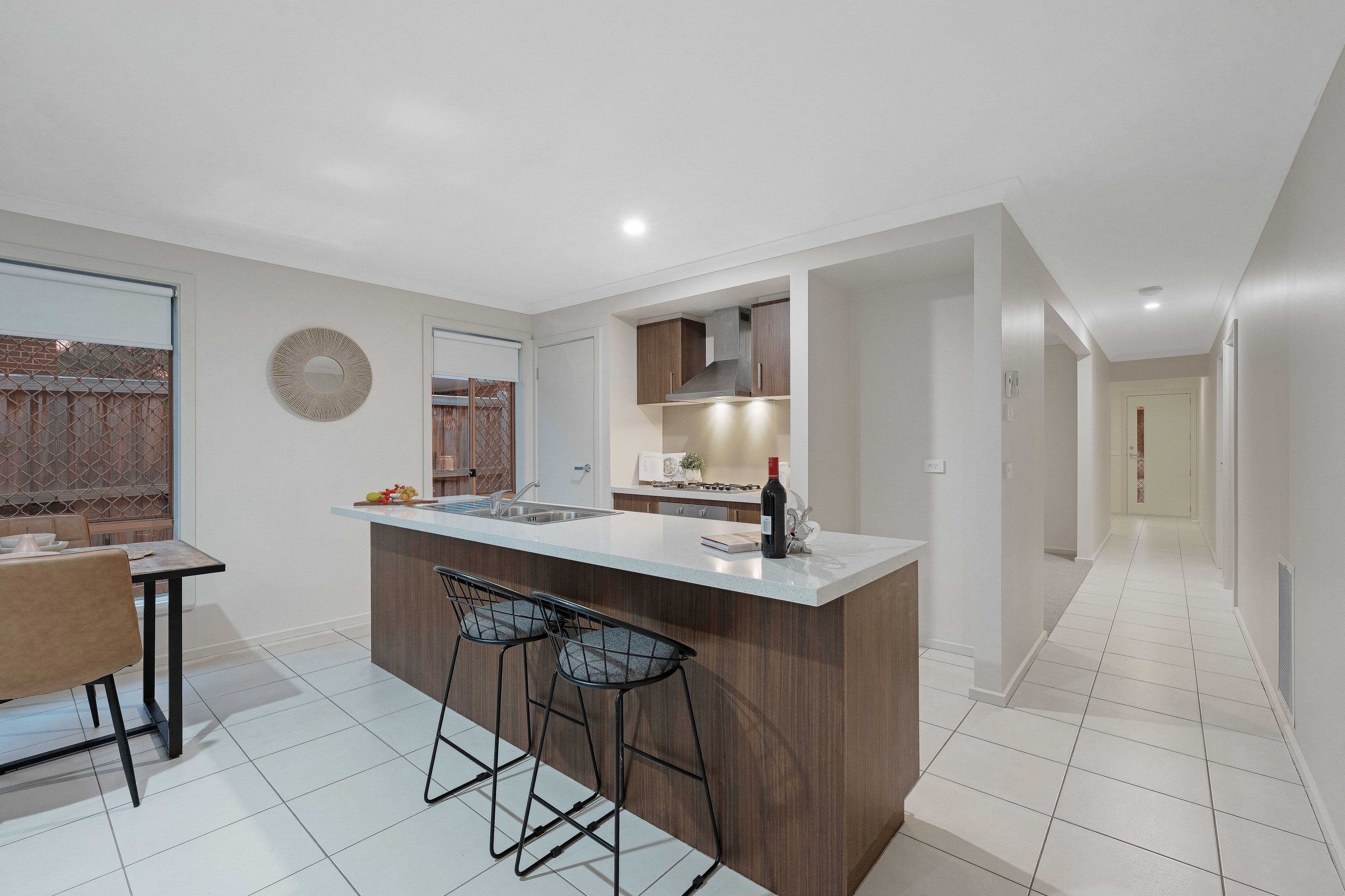 5 Heathland Circuit, Cranbourne East VIC 3977, Cranbourne East - Thumbnail 2