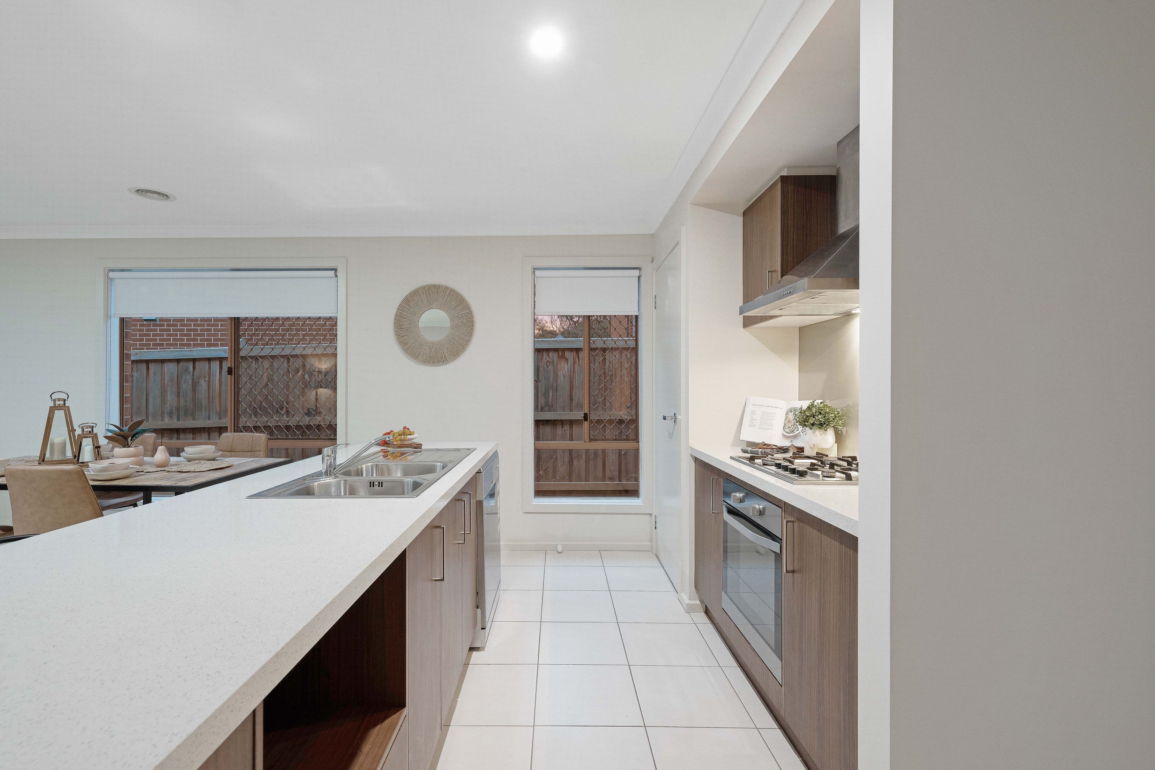 5 Heathland Circuit, Cranbourne East VIC 3977, Cranbourne East - Thumbnail 3