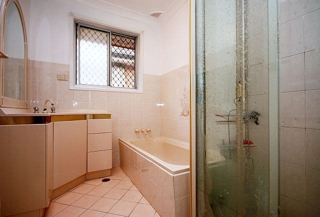 24 Binalong Avenue, GEORGES HALL NSW 2198, Georges Hall - Thumbnail 5