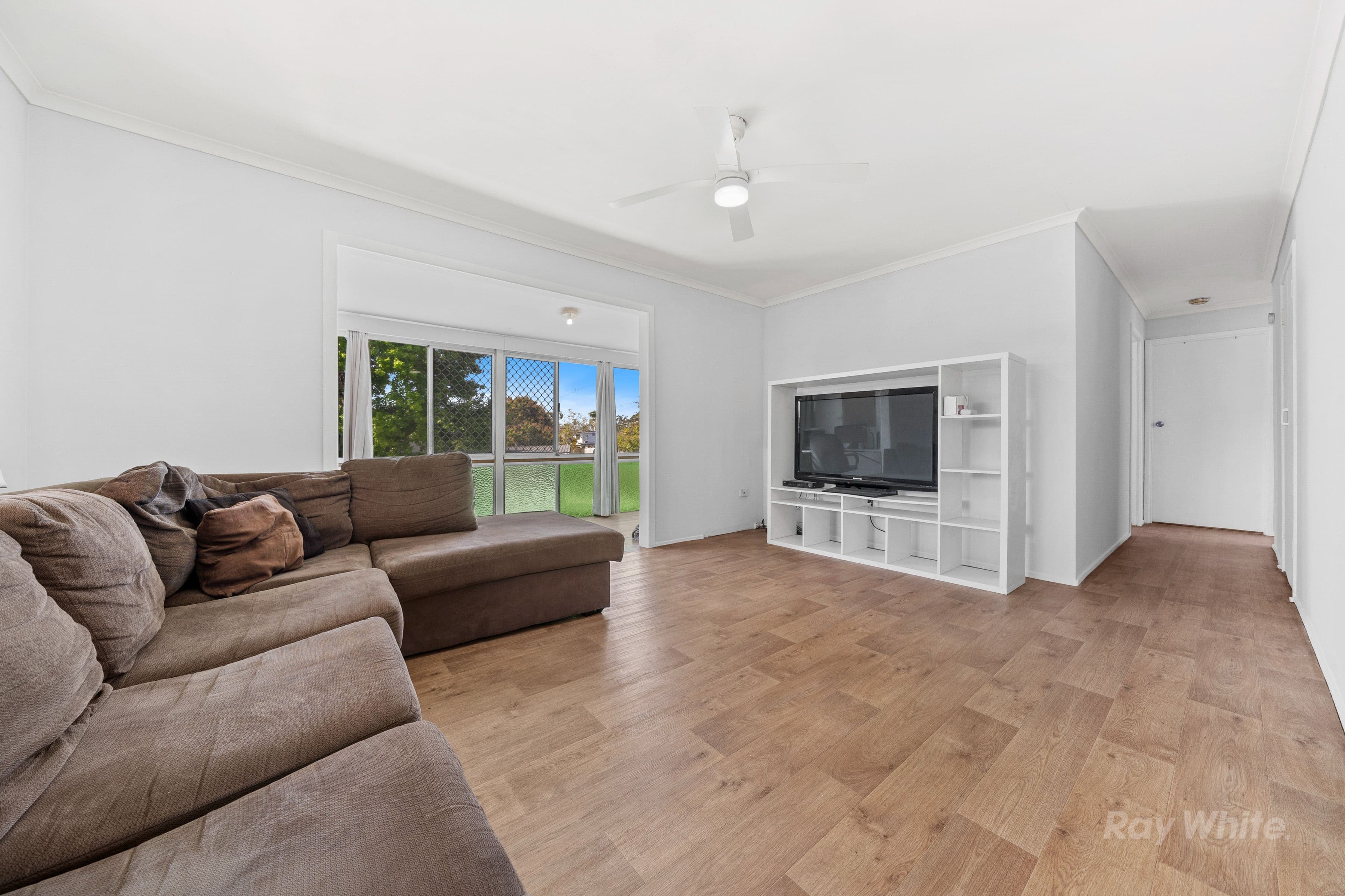 36 Aquarius Drive, Kingston QLD 4114, Kingston - Thumbnail 3