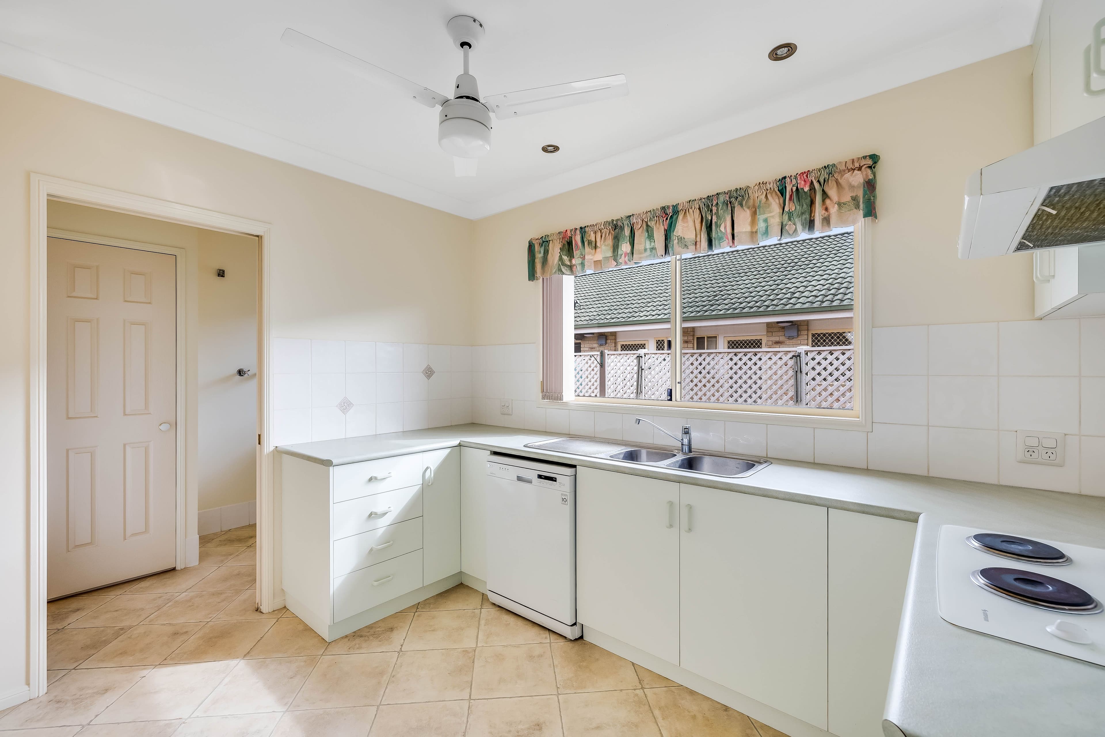 Villa 53 Glenfield Court, Middle Ridge QLD 4350, Middle Ridge - Thumbnail 4