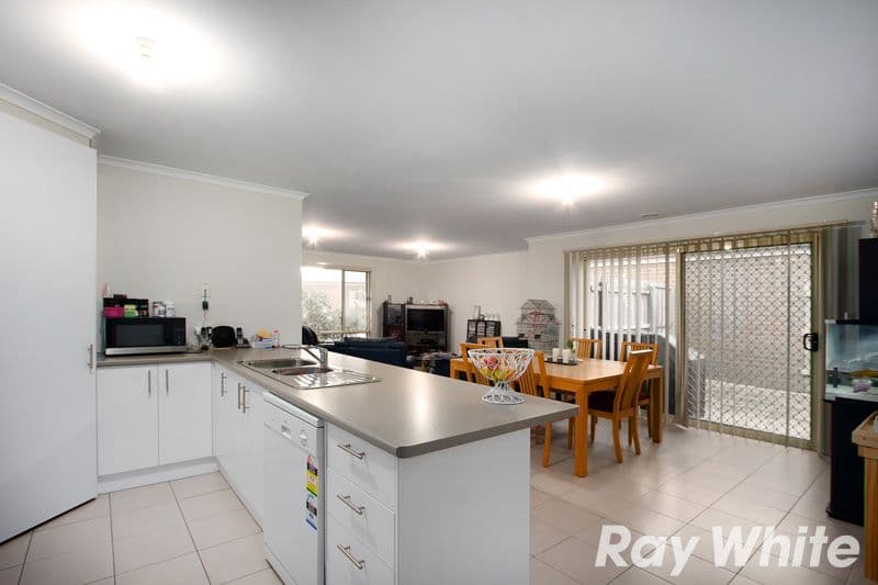 2 Snodgrass Street, PAKENHAM VIC 3810, Pakenham - Thumbnail 3