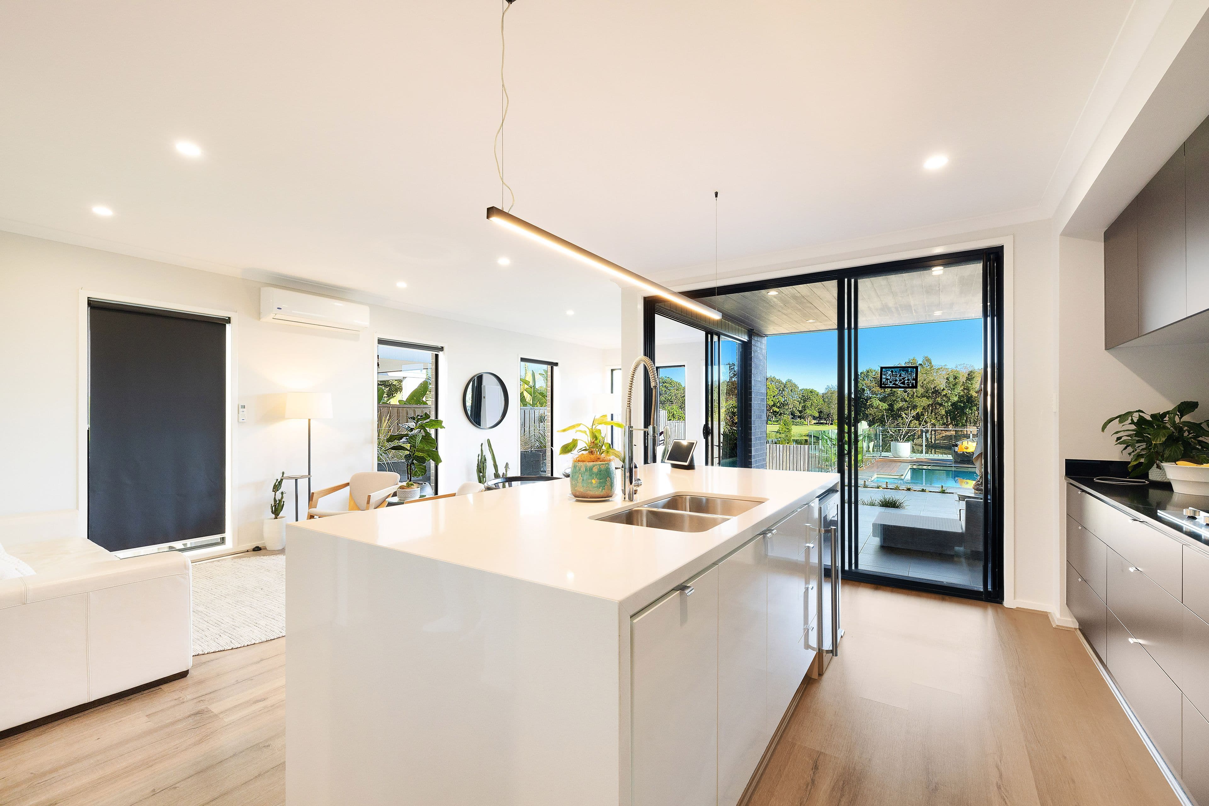 43B Fairway Drive, Clear Island Waters QLD 4226, Clear Island Waters - Thumbnail 6
