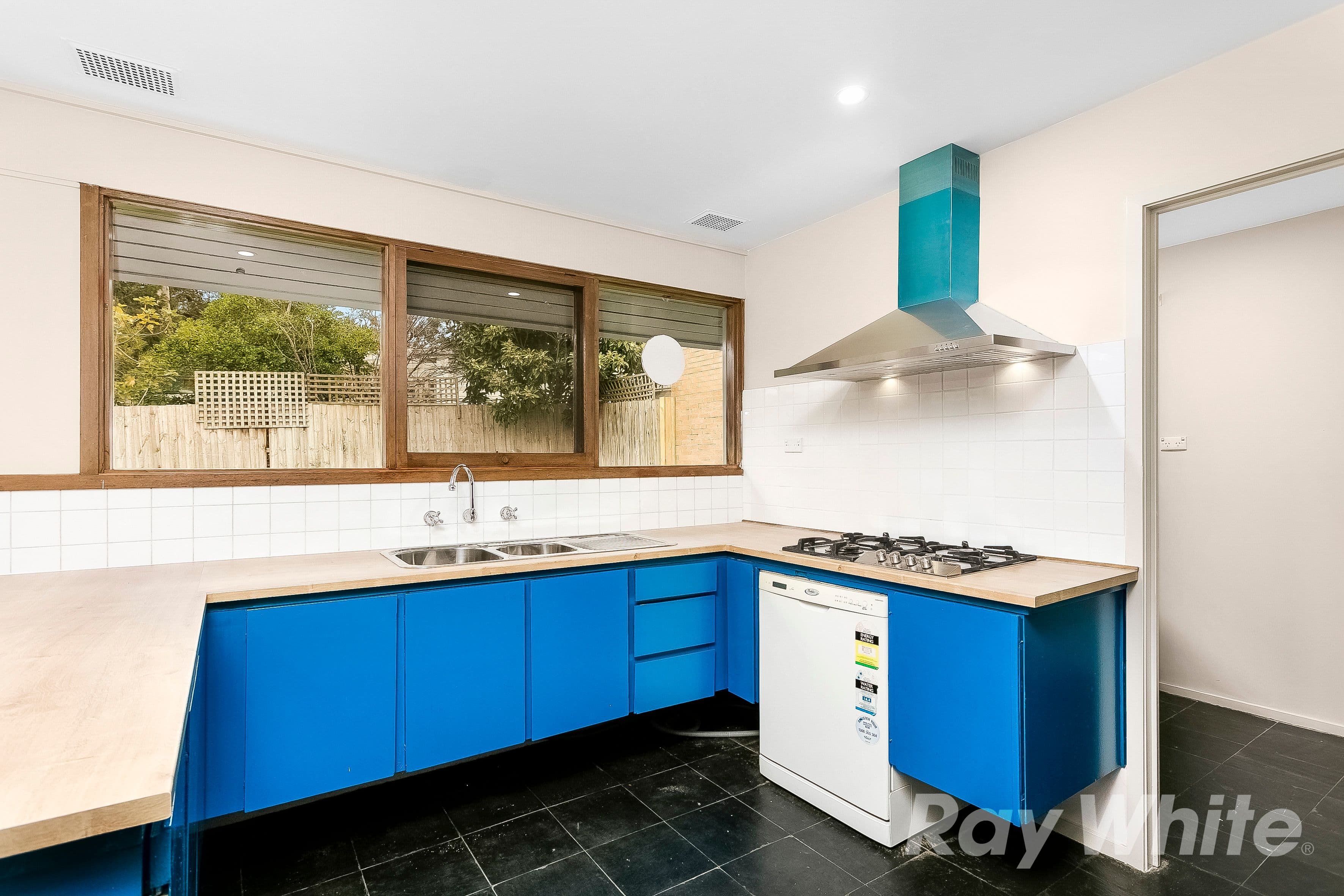 2 Ingleside Crescent, Glen Waverley VIC 3150, Glen Waverley - Thumbnail 4