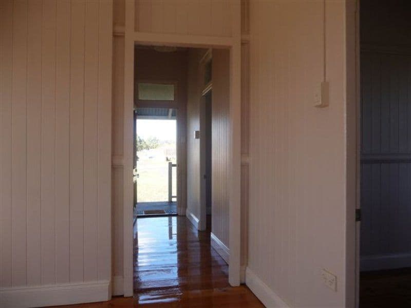 8 Phipps Drive, MERINGANDAN QLD 4352, Meringandan West - Thumbnail 3