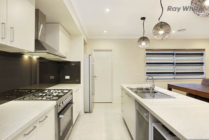 31 Sunnybank Drive, Point Cook VIC 3030, Point Cook - Thumbnail 3