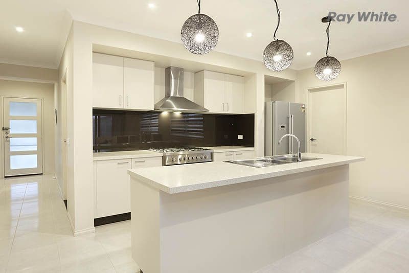 31 Sunnybank Drive, Point Cook VIC 3030, Point Cook - Thumbnail 4