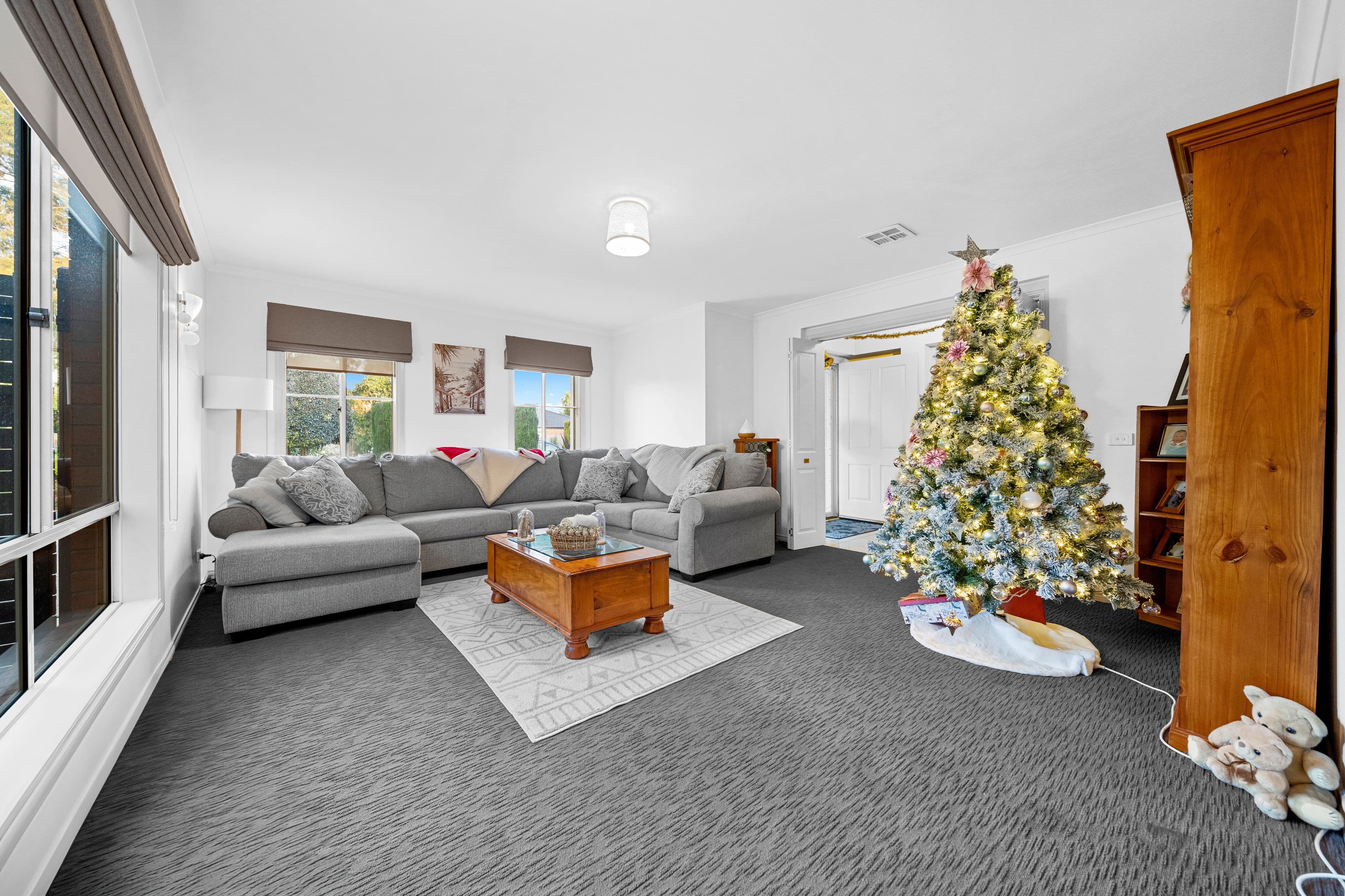 4 Woods Place, Rowville VIC 3178, Rowville - Thumbnail 2