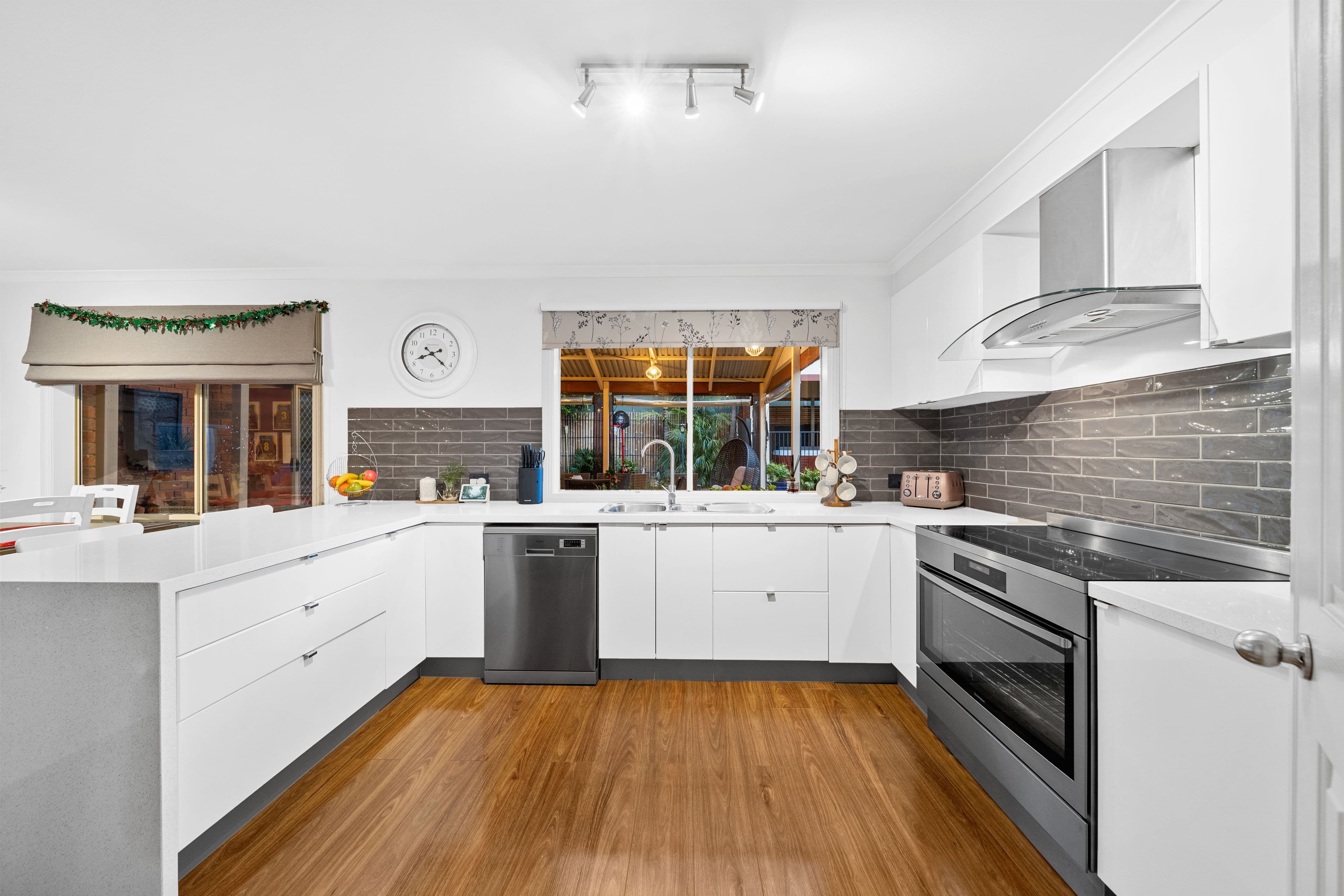 4 Woods Place, Rowville VIC 3178, Rowville - Thumbnail 4