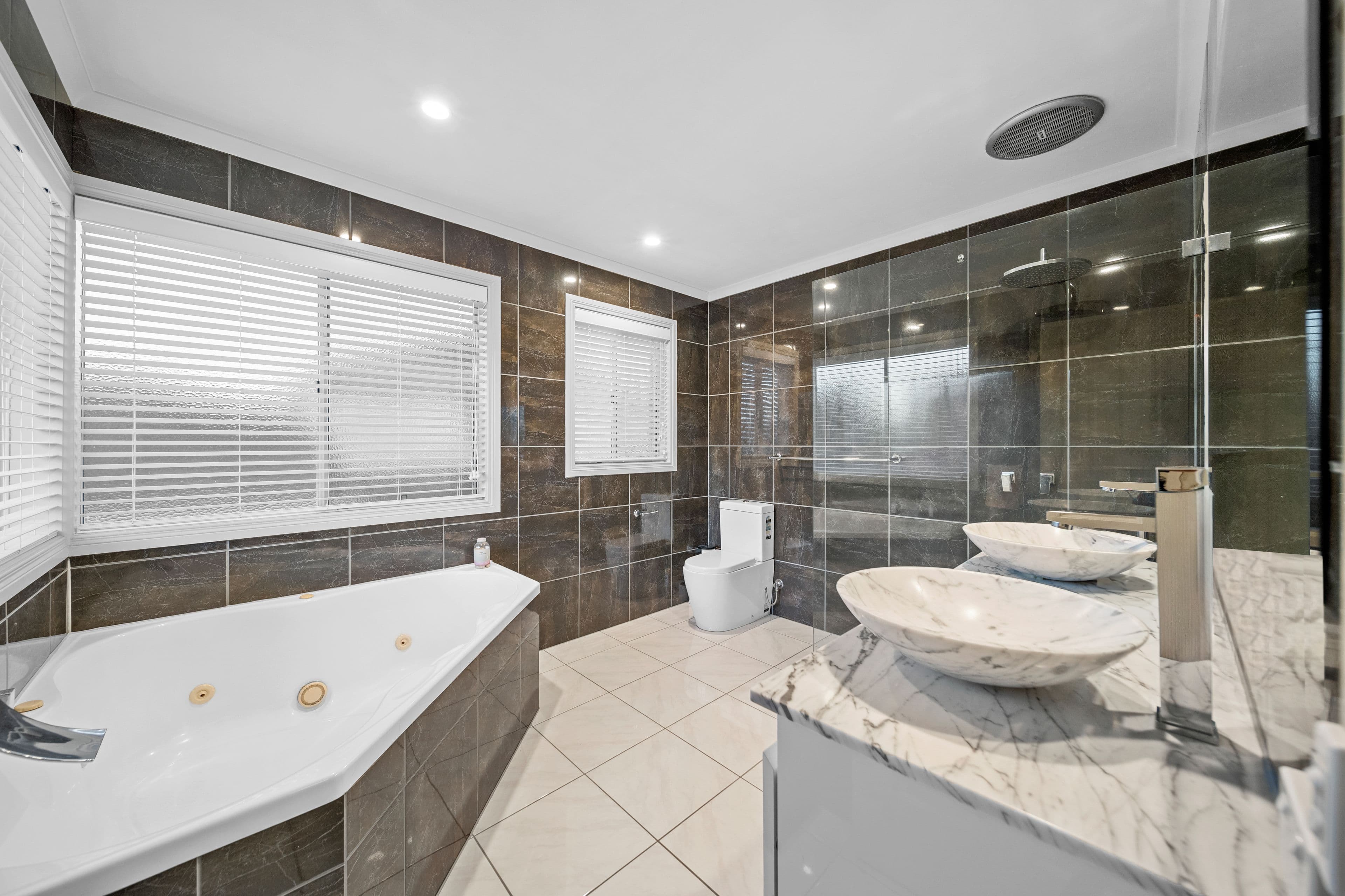 4 Woods Place, Rowville VIC 3178, Rowville - Thumbnail 7