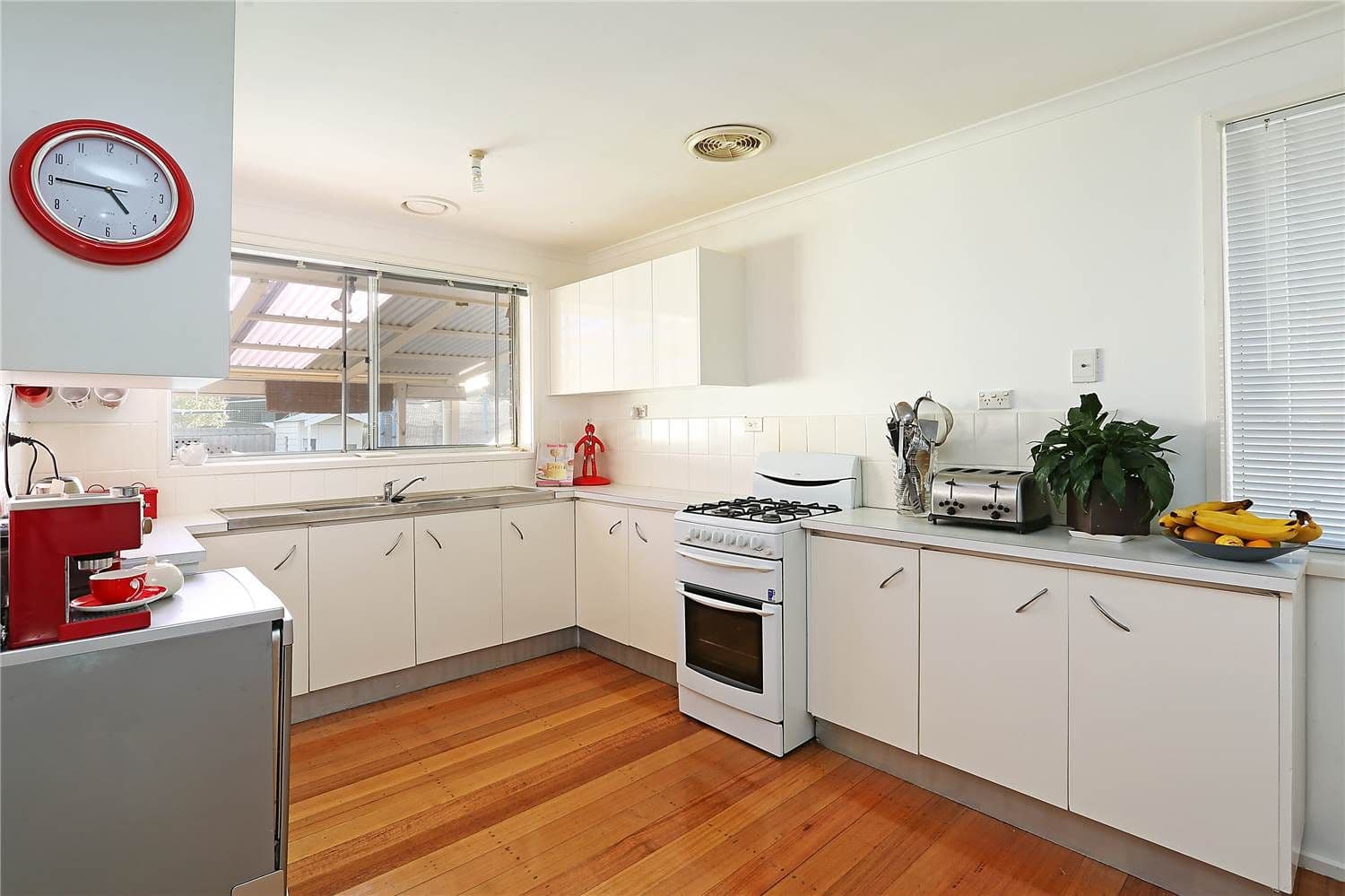 25 Kanooka Drive, CORIO VIC 3214, Corio - Thumbnail 4