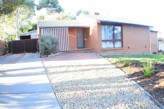 7 Oswin Court, MORPHETT VALE SA 5162, Morphett Vale - Image 1