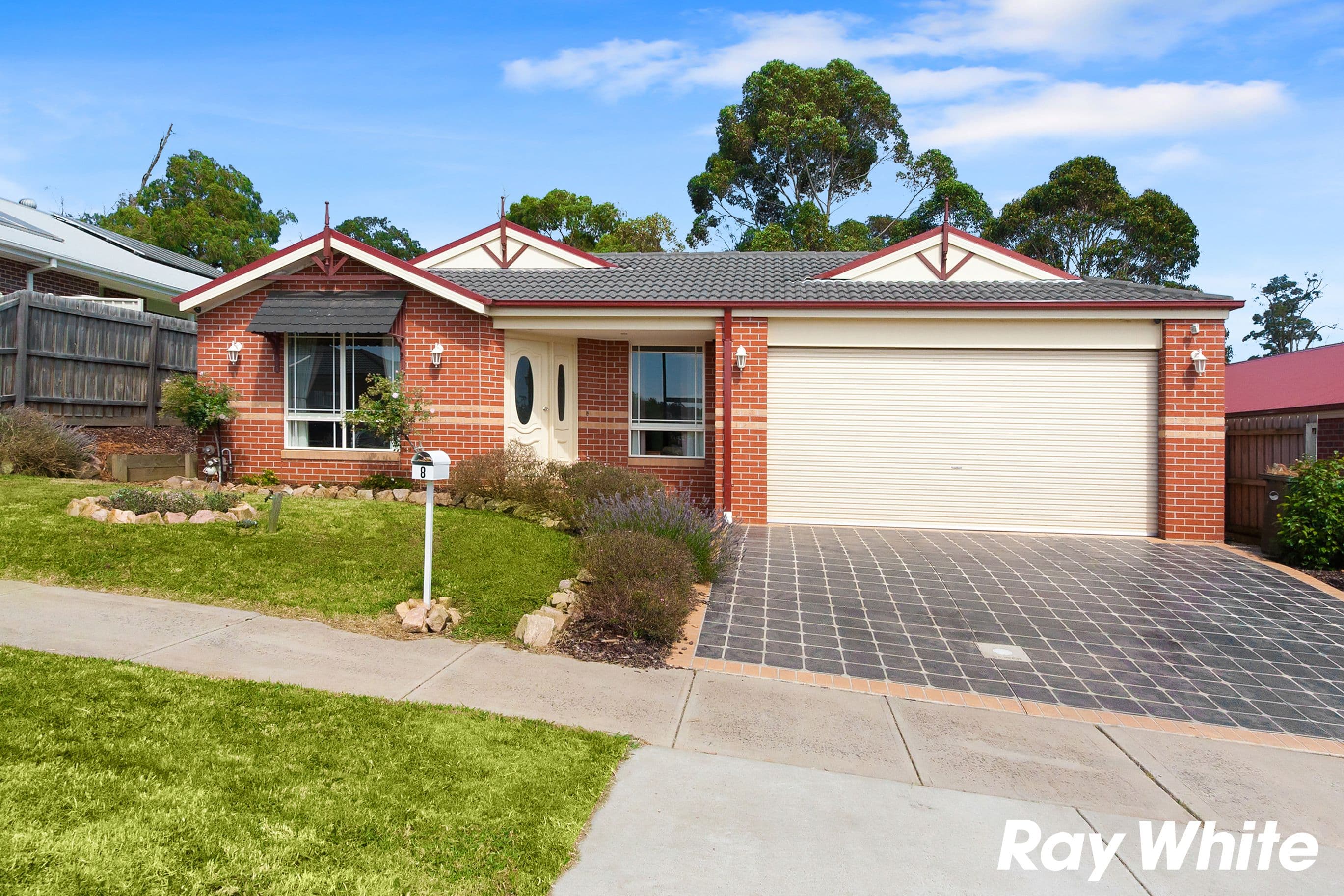8 Midsummer Lane, Drouin VIC 3818, Drouin - Image 1