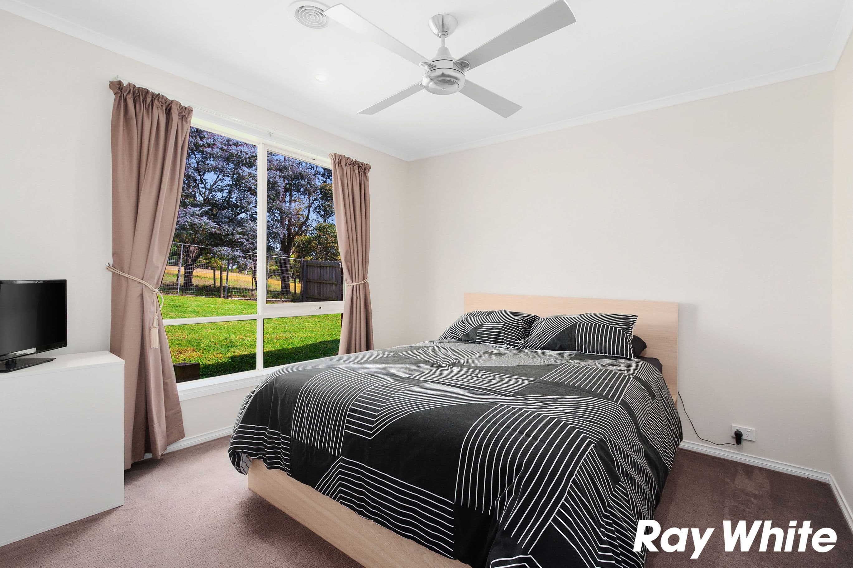 8 Midsummer Lane, Drouin VIC 3818, Drouin - Thumbnail 8