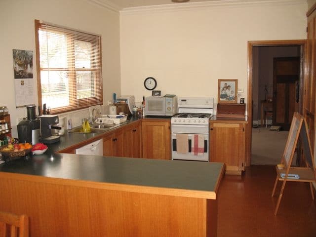 211 Commercial Road, KOROIT VIC 3282, Koroit - Thumbnail 2