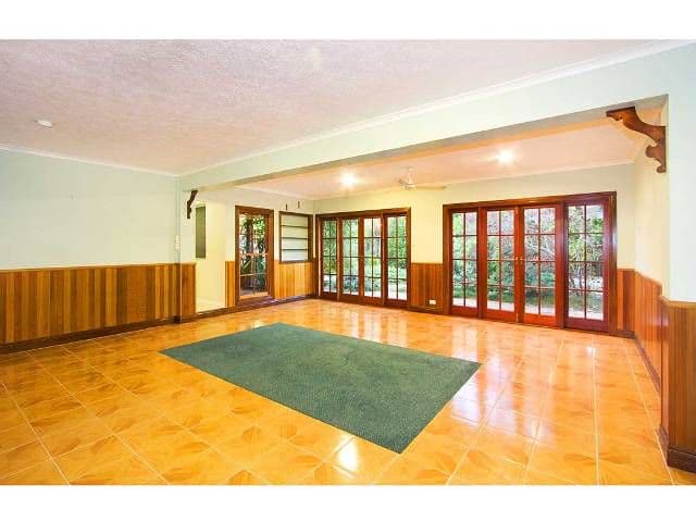 13 Savoy Drive, BROADBEACH WATERS QLD 4218, Broadbeach Waters - Thumbnail 5