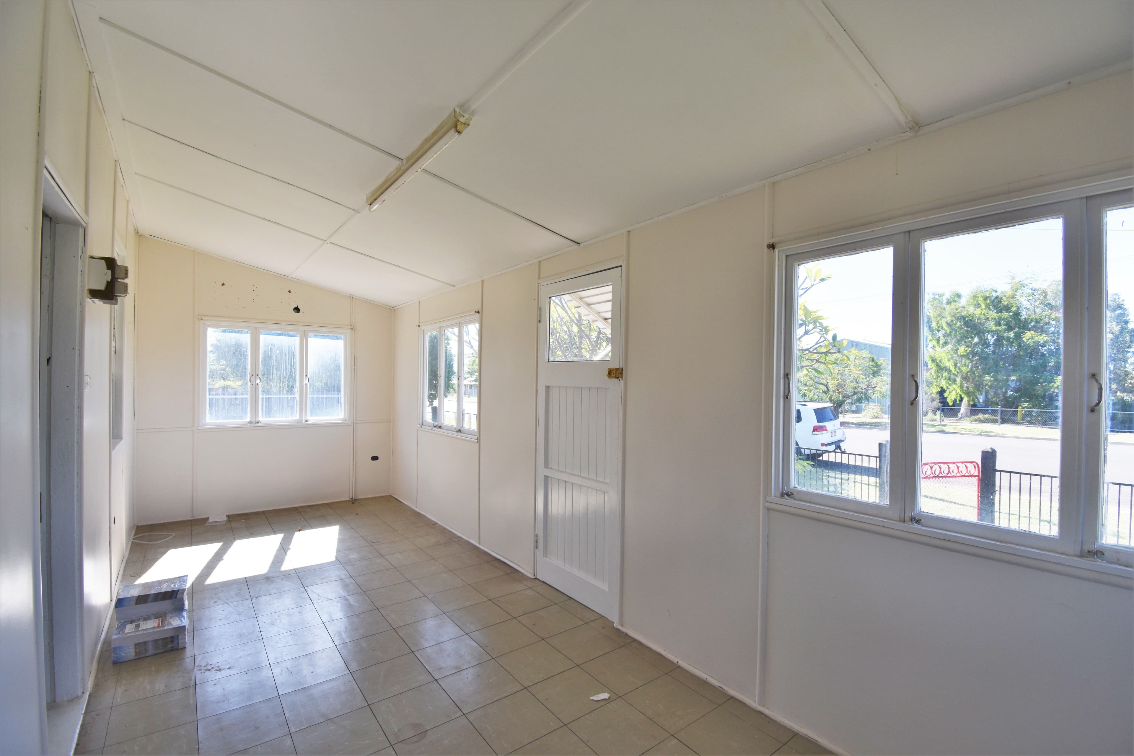 119 Ash Street, Barcaldine QLD 4725, Barcaldine - Thumbnail 2