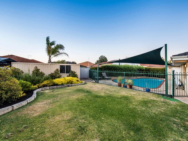 17 Mirror Cove, Waikiki WA 6169, Waikiki - Thumbnail 4