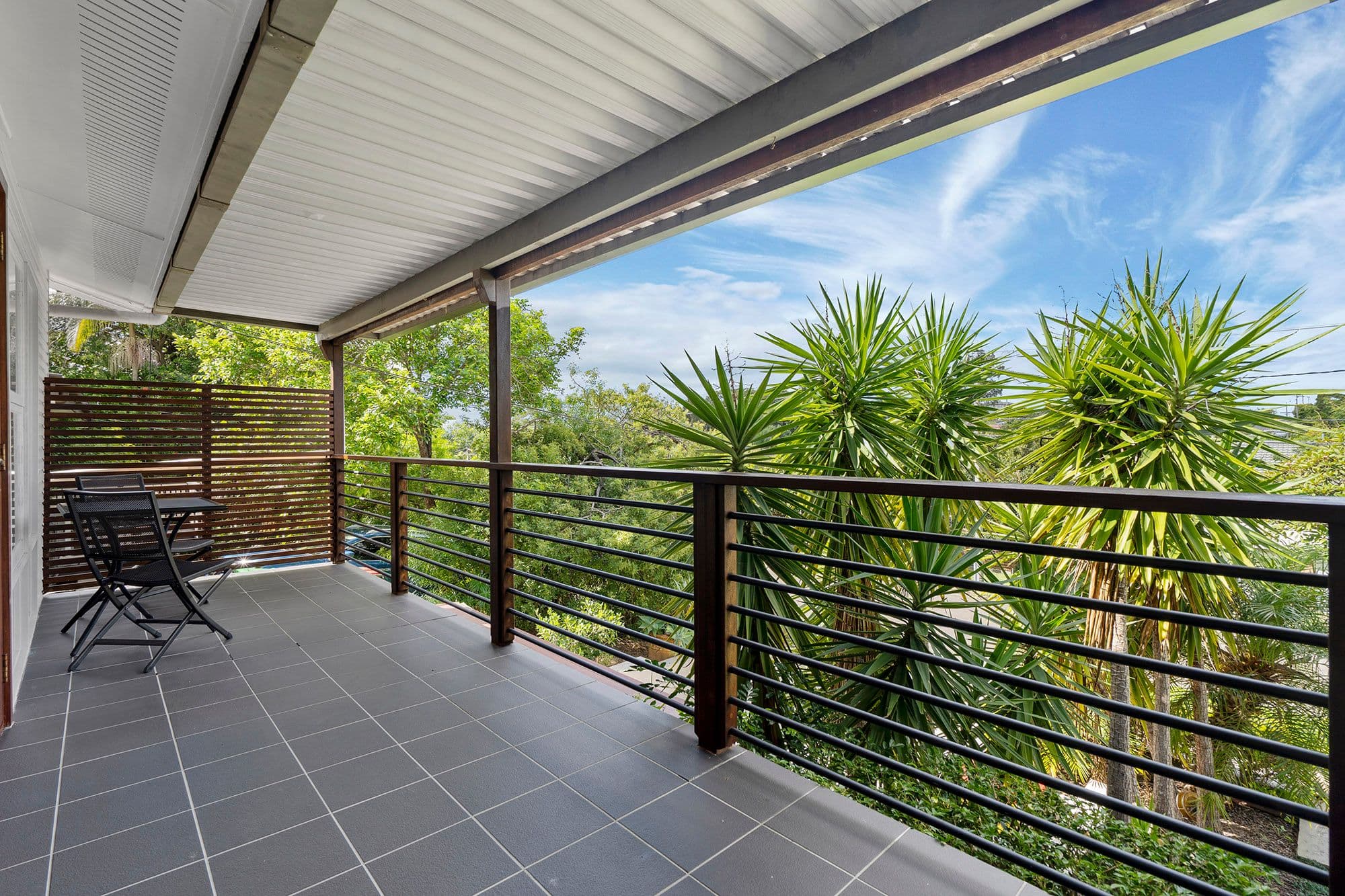 52 Valentia Street, Mansfield QLD 4122, Mansfield - Thumbnail 2