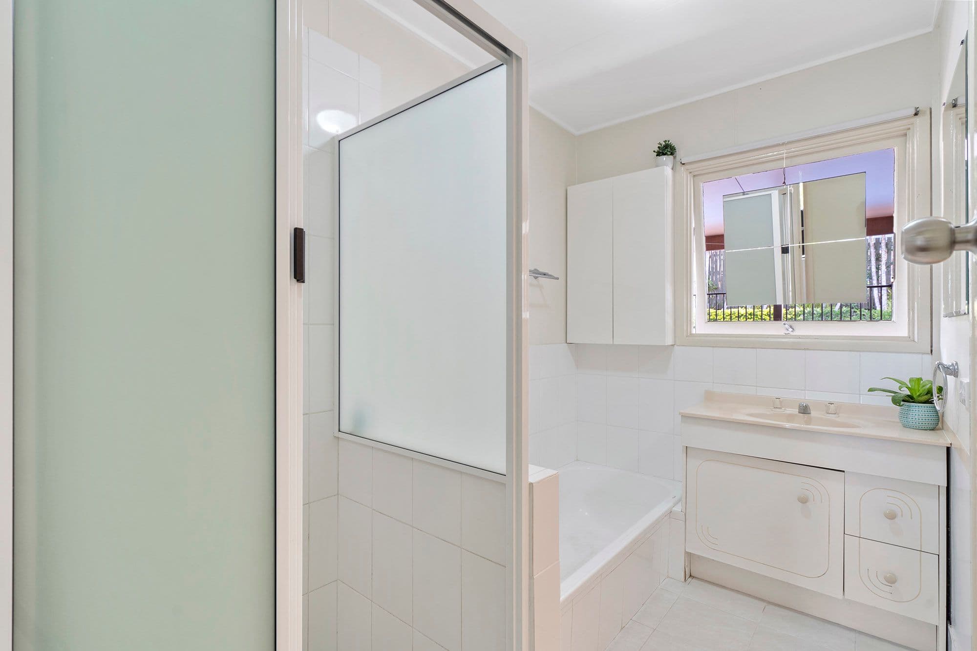 52 Valentia Street, Mansfield QLD 4122, Mansfield - Thumbnail 8