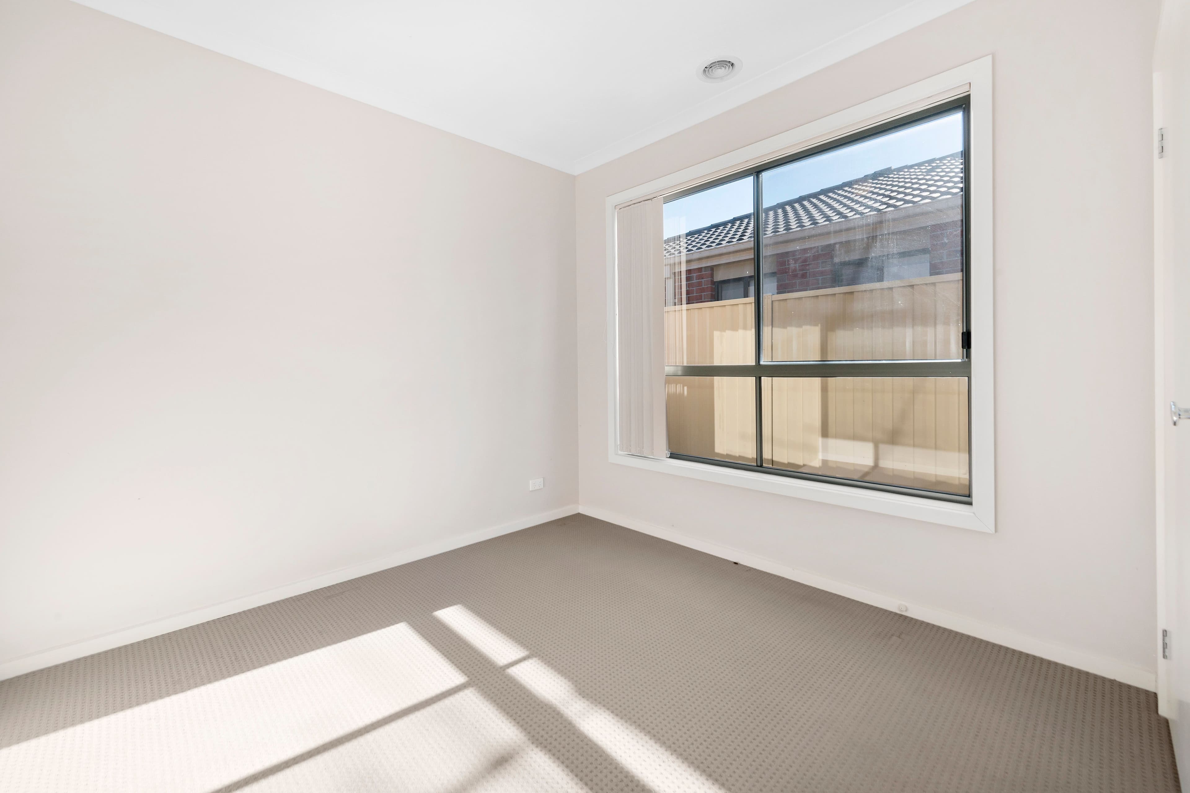 10 Reefton  Court, South Morang VIC 3752, South Morang - Thumbnail 5