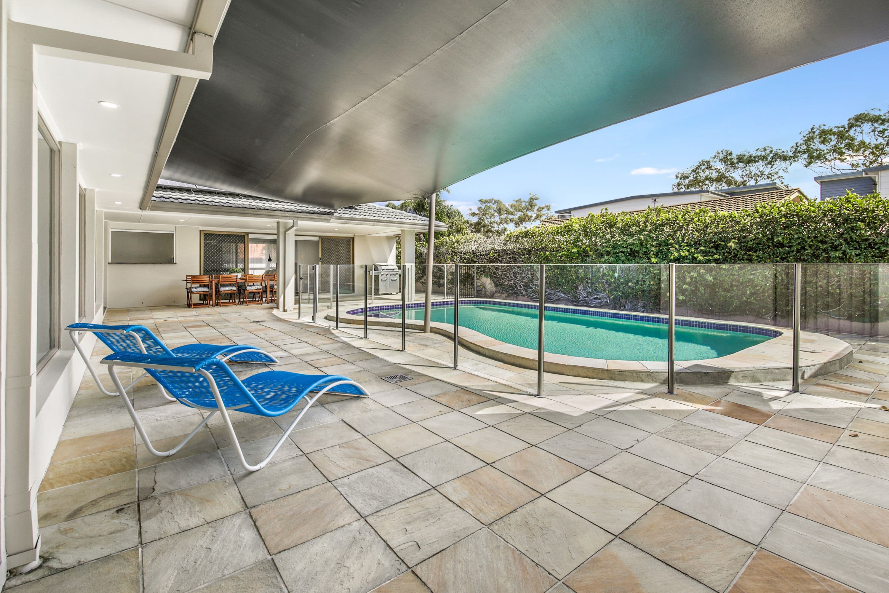 6 Aroona Avenue, Broadbeach Waters QLD 4218, Broadbeach Waters - Thumbnail 3