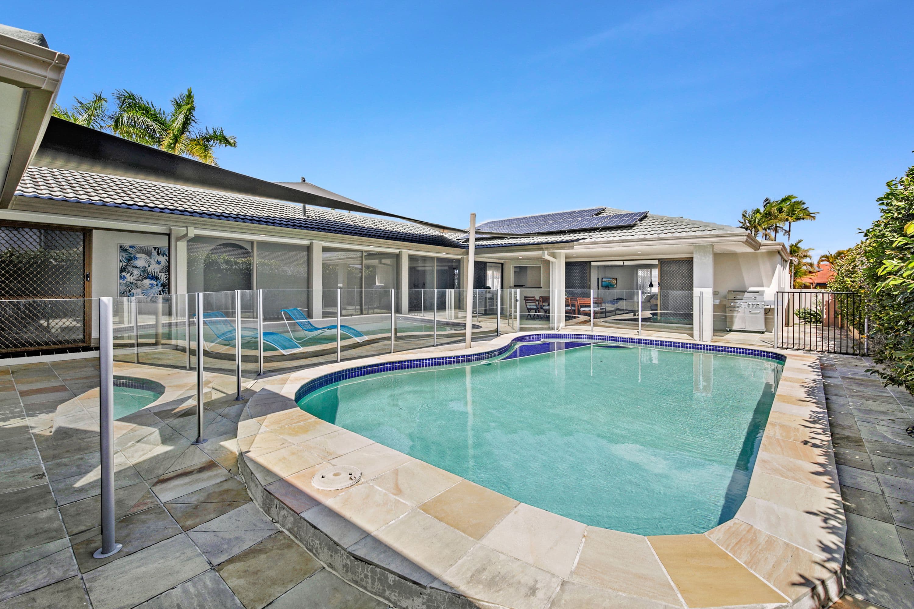6 Aroona Avenue, Broadbeach Waters QLD 4218, Broadbeach Waters - Thumbnail 5