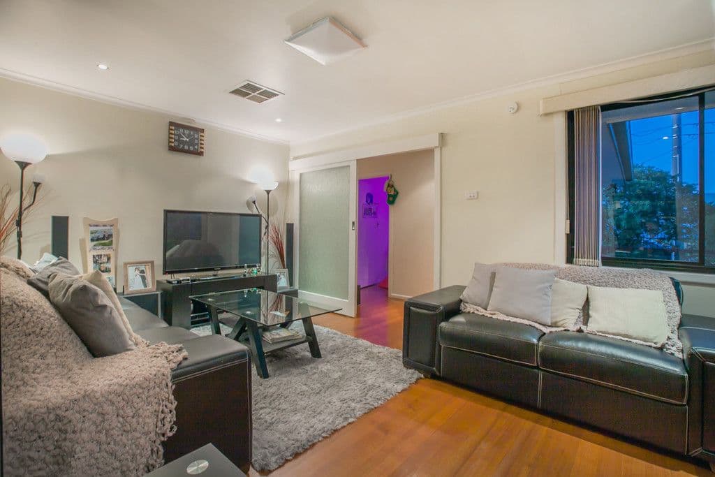 11 Norris Crescent, Bundoora VIC 3083, Bundoora - Thumbnail 2