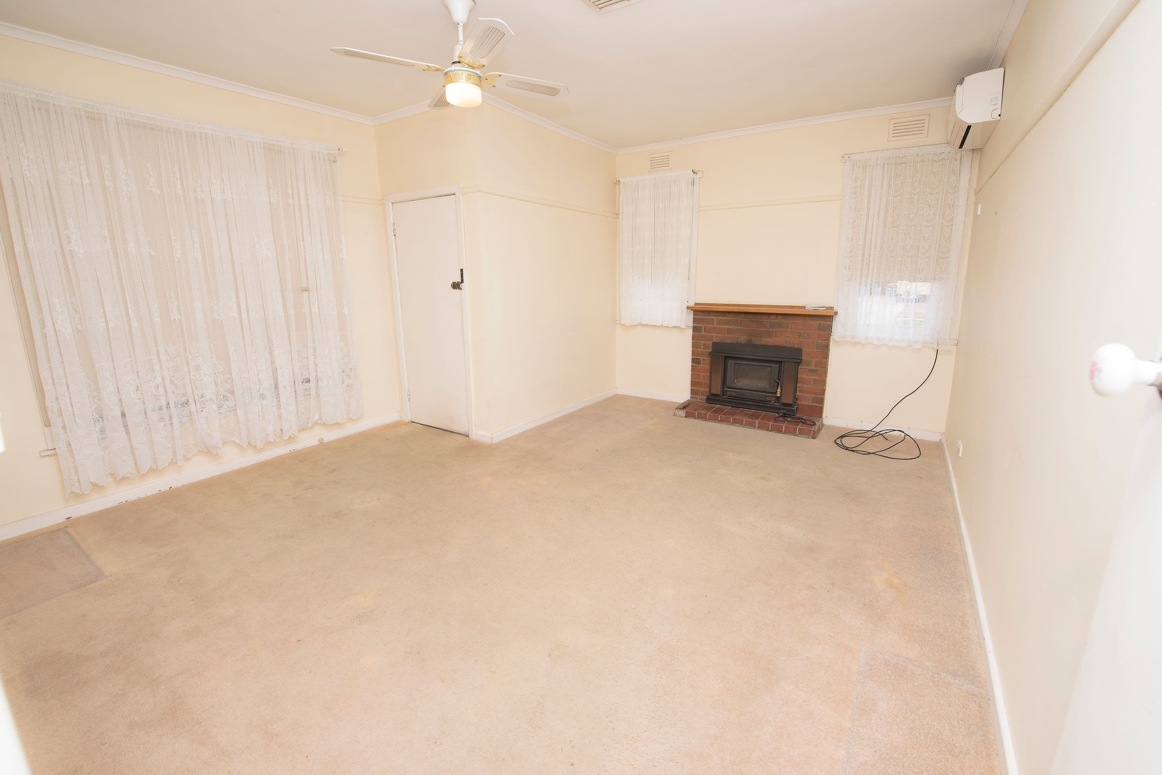 9 Mulbar Street, Swan Hill VIC 3585, Swan Hill - Thumbnail 2
