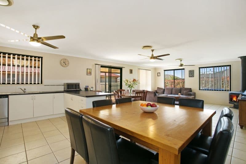 15 Daniel Avenue, RUTHERFORD NSW 2320, Rutherford - Thumbnail 3