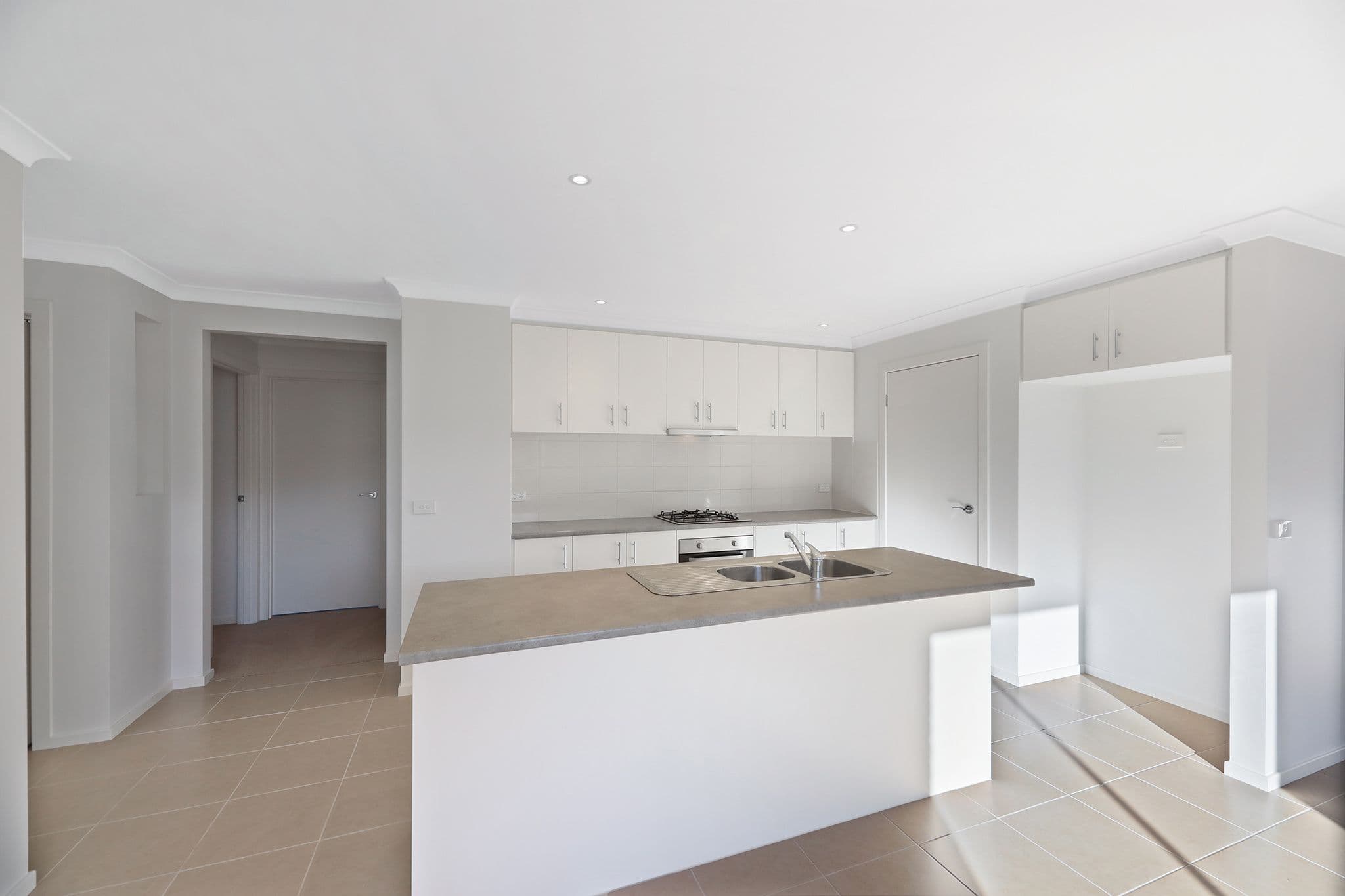 8 Shakespeare Court, Drouin VIC 3818, Drouin - Thumbnail 2