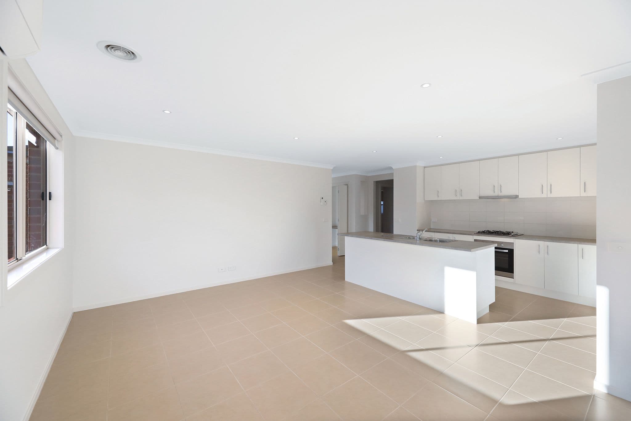 8 Shakespeare Court, Drouin VIC 3818, Drouin - Thumbnail 5