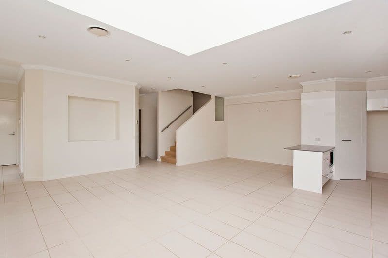 Villa 53 Nicklaus Court, MERRIMAC QLD 4226, Merrimac - Thumbnail 3