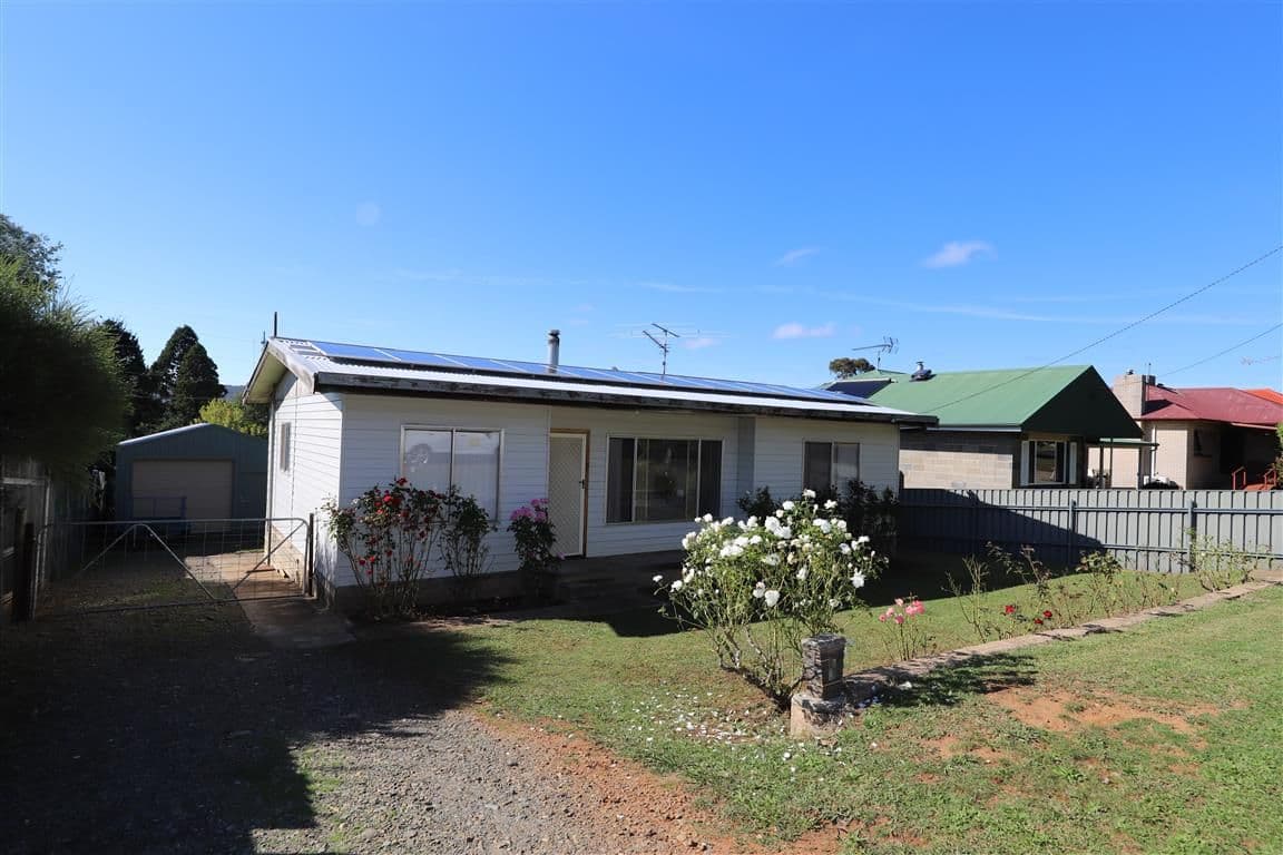 5 Coorabel Avenue, Batlow - Image 1