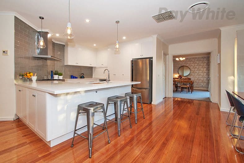 6 COMMERFORD Place, Chirnside Park VIC 3116, Chirnside Park - Thumbnail 3