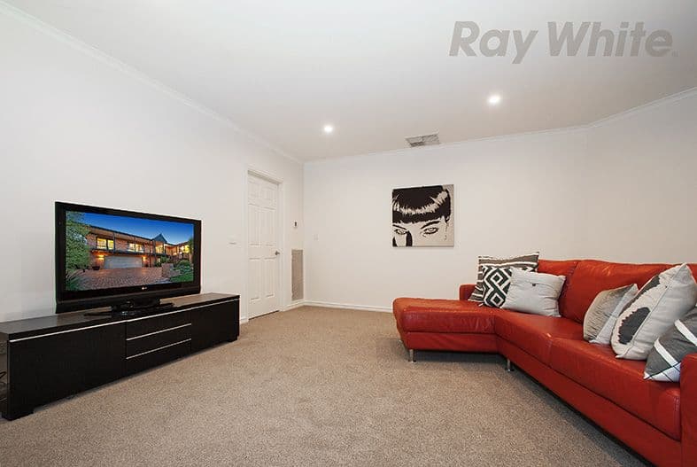 6 COMMERFORD Place, Chirnside Park VIC 3116, Chirnside Park - Thumbnail 7