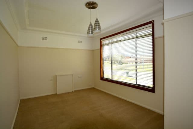 39 Marshall Street, Clarence Town - Thumbnail 2