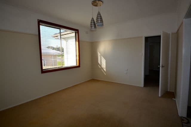 39 Marshall Street, Clarence Town - Thumbnail 3