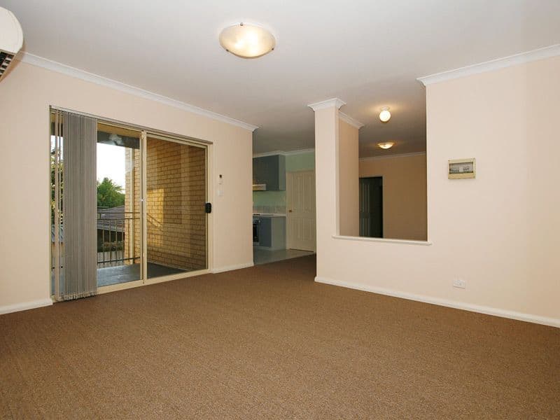 92 Gilbertson Road, KARDINYA WA 6163, Kardinya - Thumbnail 3