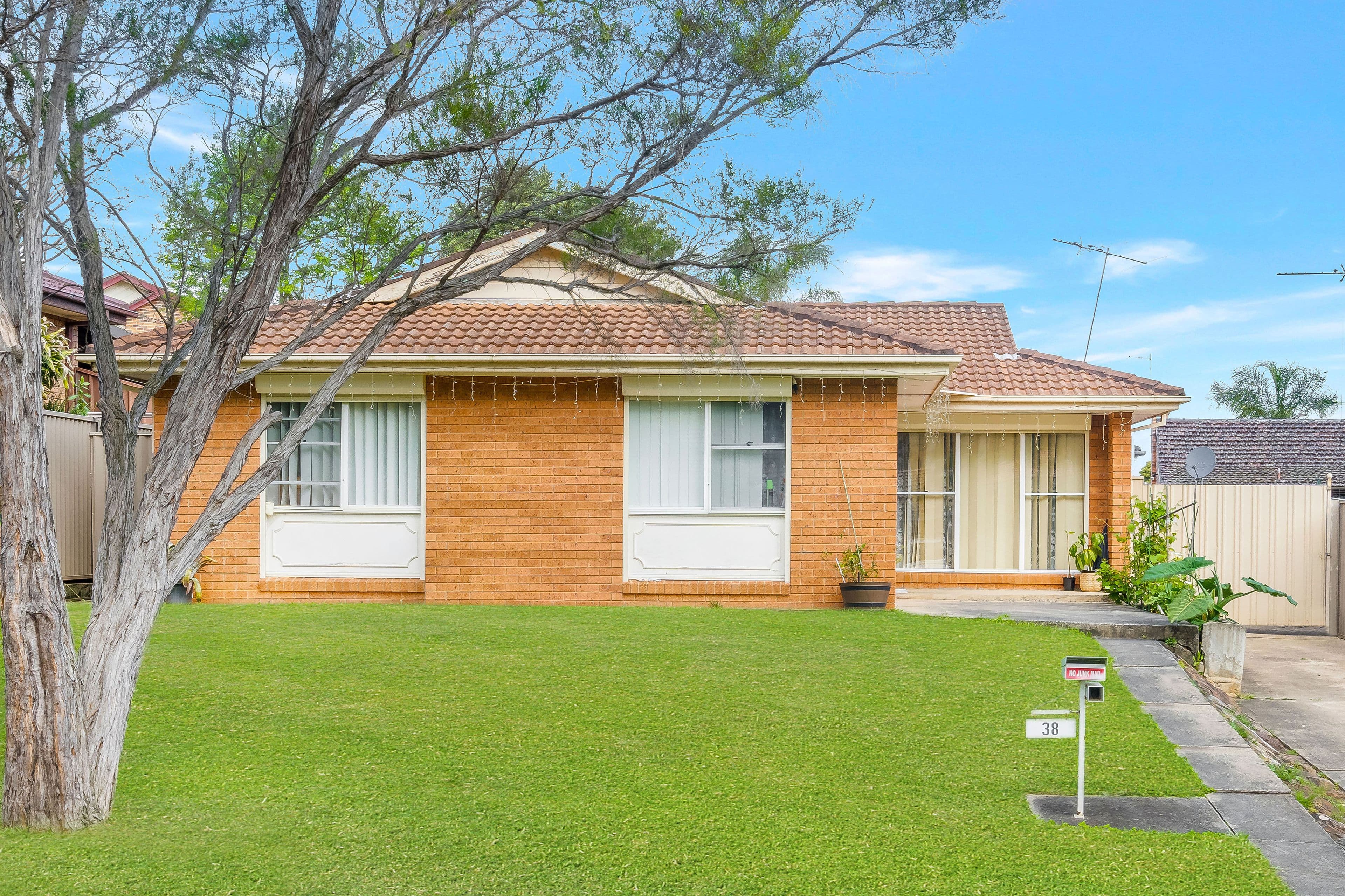 38 & 38a Ben Lomond Street, Bossley Park NSW 2176, Bossley Park - Thumbnail 3
