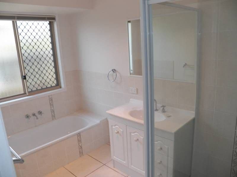 30 Dean Street, GLADSTONE QLD 4680, Gladstone - Thumbnail 5