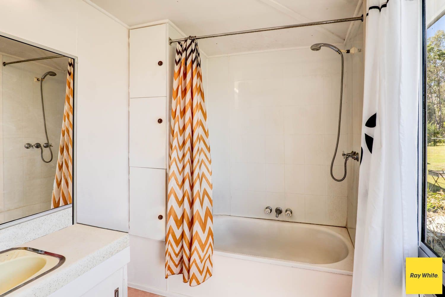 75 Laurel Street, Esk QLD 4312, Esk - Thumbnail 7