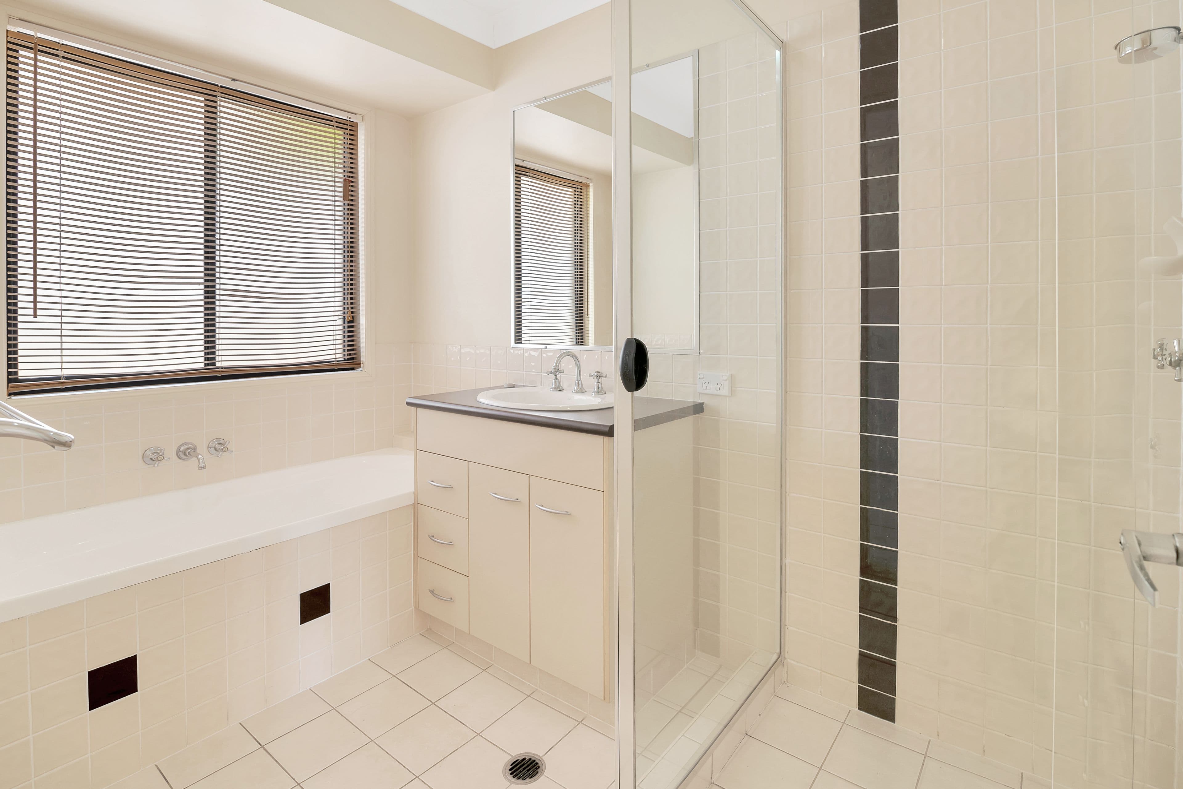 12 Jessica Drive, Upper Coomera QLD 4209, Upper Coomera - Thumbnail 3