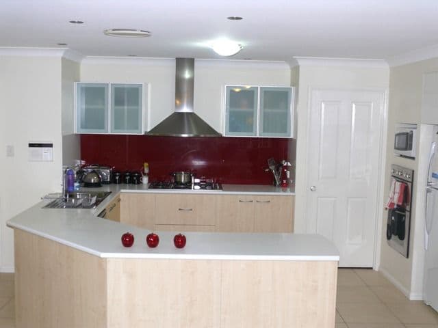 18 Beerwah Street, PACIFIC PINES QLD 4211, Pacific Pines - Thumbnail 3