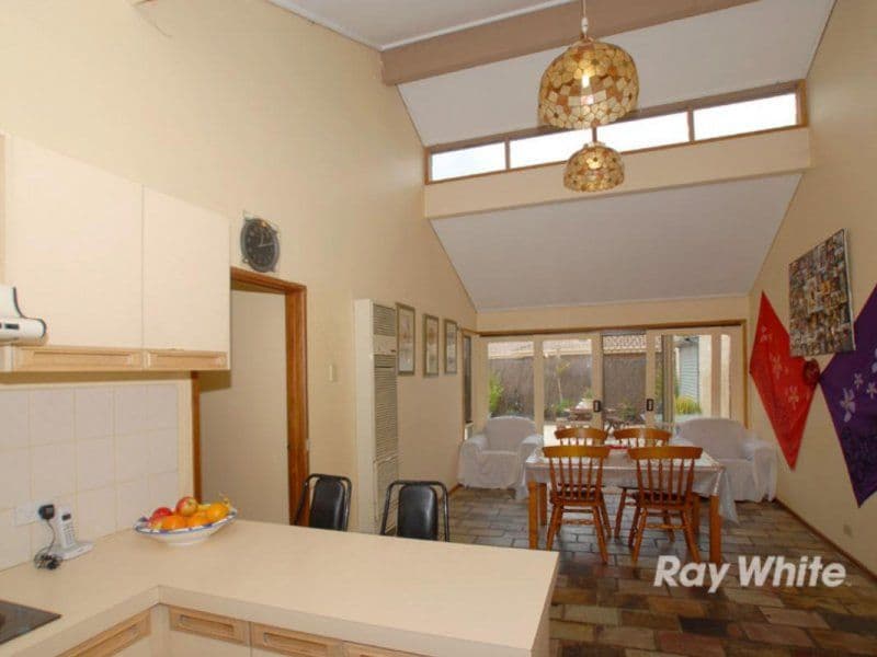 7 Rebecca Court, CRANBOURNE VIC 3977, Cranbourne North - Thumbnail 2