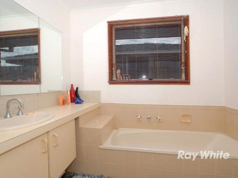 7 Rebecca Court, CRANBOURNE VIC 3977, Cranbourne North - Thumbnail 6