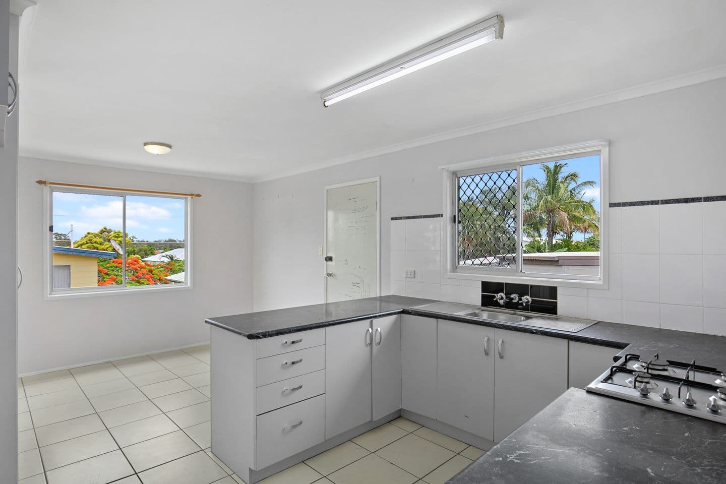 4 Kenny Way, Point Vernon QLD 4655, Point Vernon - Thumbnail 2