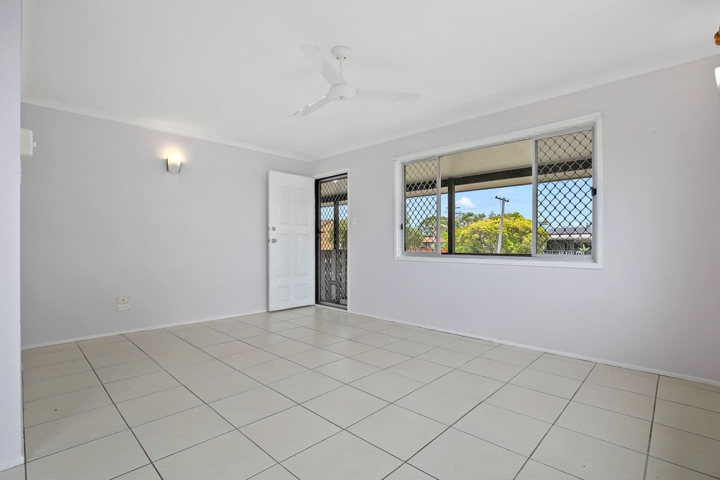 4 Kenny Way, Point Vernon QLD 4655, Point Vernon - Thumbnail 3
