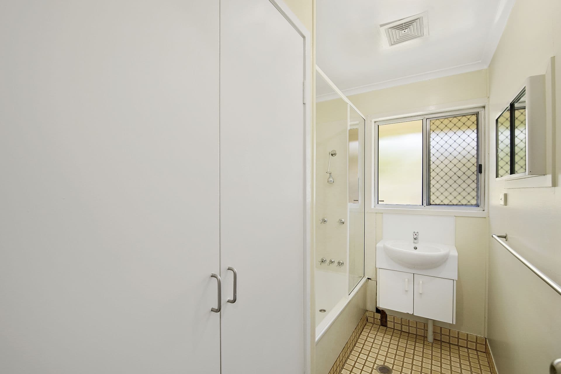 23 Moore Street, Deception Bay QLD 4508, Deception Bay - Thumbnail 4